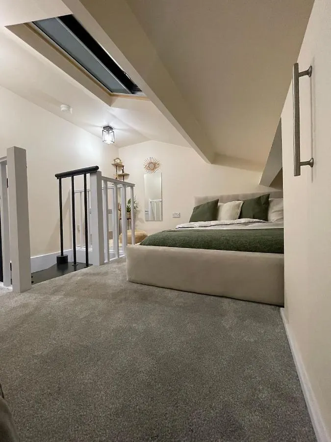 Unique Duplex Apartment Free Parking Free Wi-Fi 6 Minutes From Leeds City Centre 0*, Leeds (West Yorkshire) Birleşik Krallık